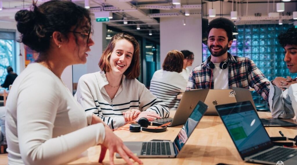 L'équipe Neosilver en réunion